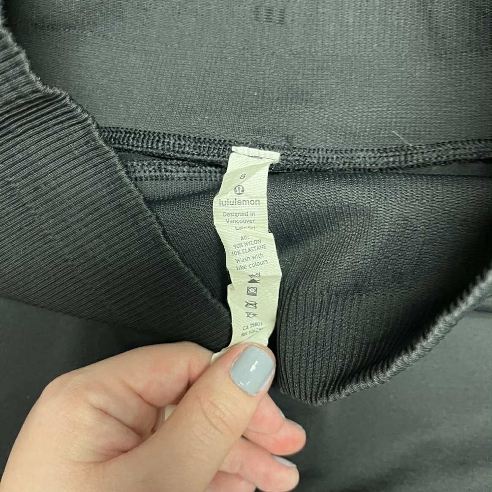 Lululemon Ebb Flow Tights - Sz 8 - Picture 3 of 3